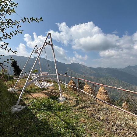 Nivriti Stays Kanatal Luaran gambar