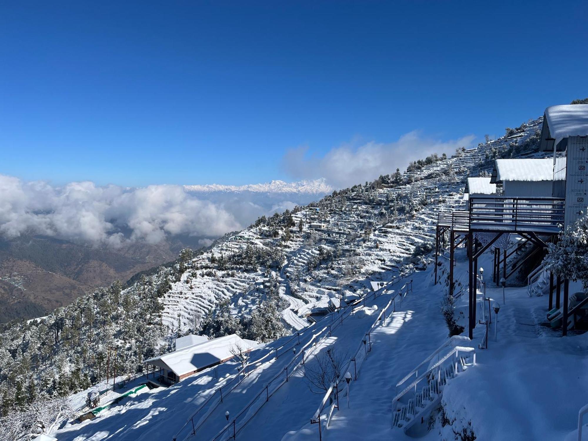 Nivriti Stays Kanatal Luaran gambar