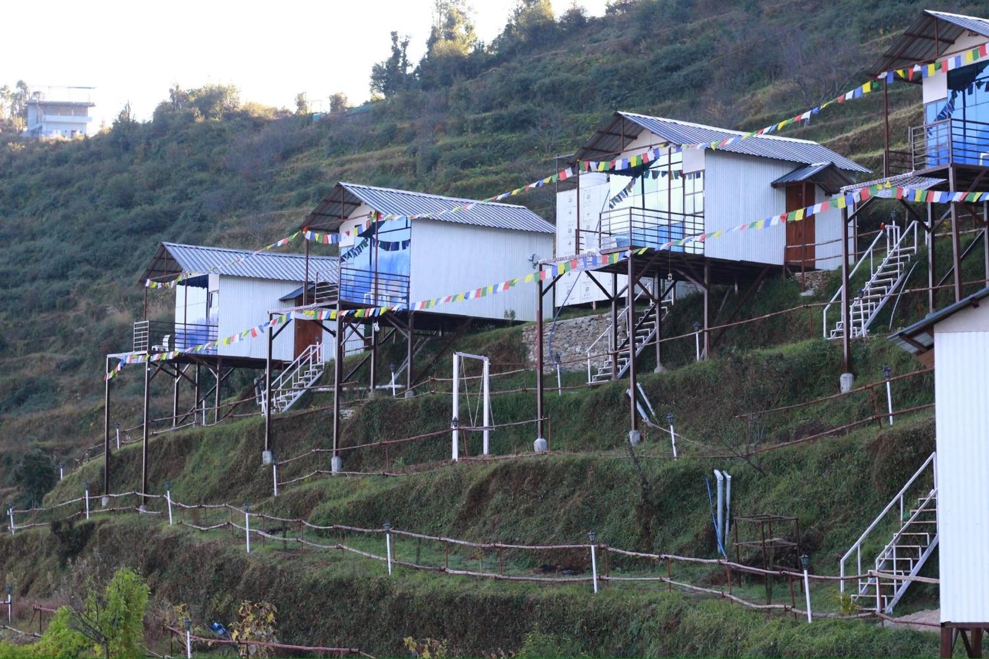 Nivriti Stays Kanatal Luaran gambar