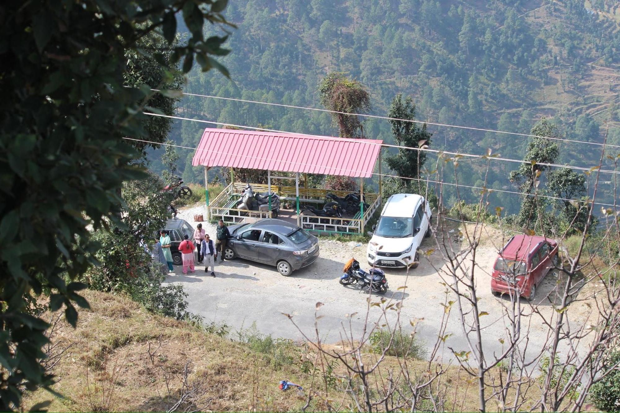 Nivriti Stays Kanatal Luaran gambar