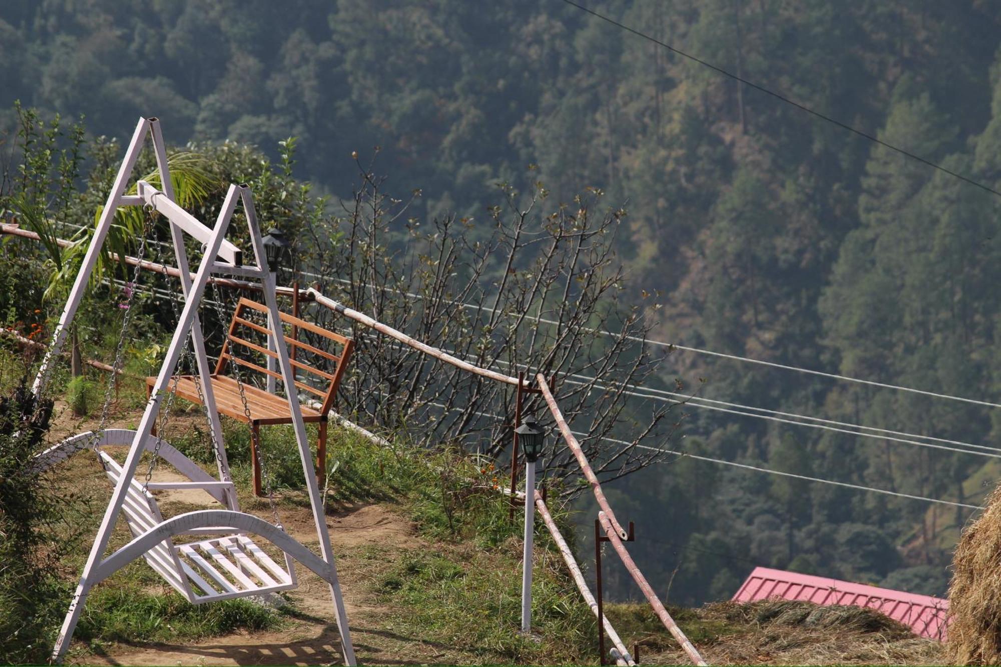Nivriti Stays Kanatal Luaran gambar