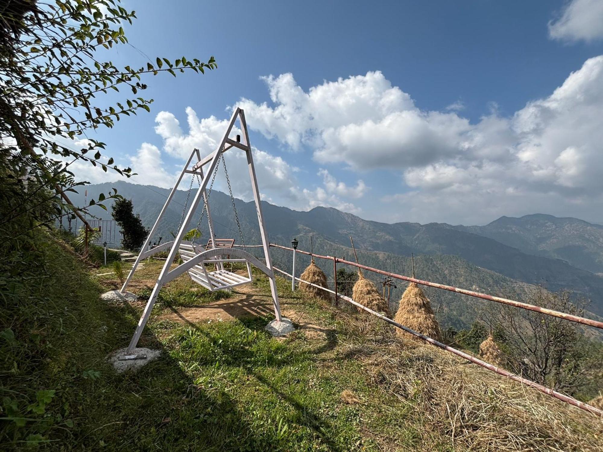 Nivriti Stays Kanatal Luaran gambar
