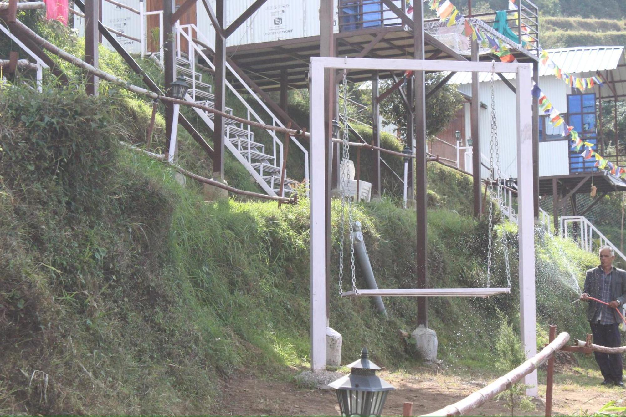 Nivriti Stays Kanatal Luaran gambar