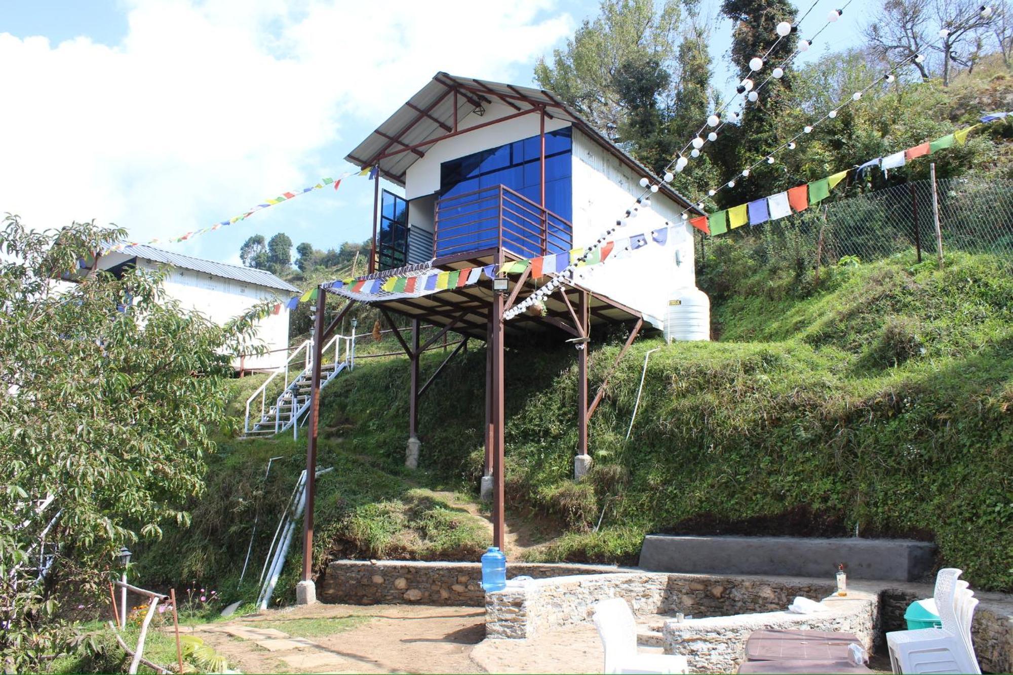 Nivriti Stays Kanatal Luaran gambar
