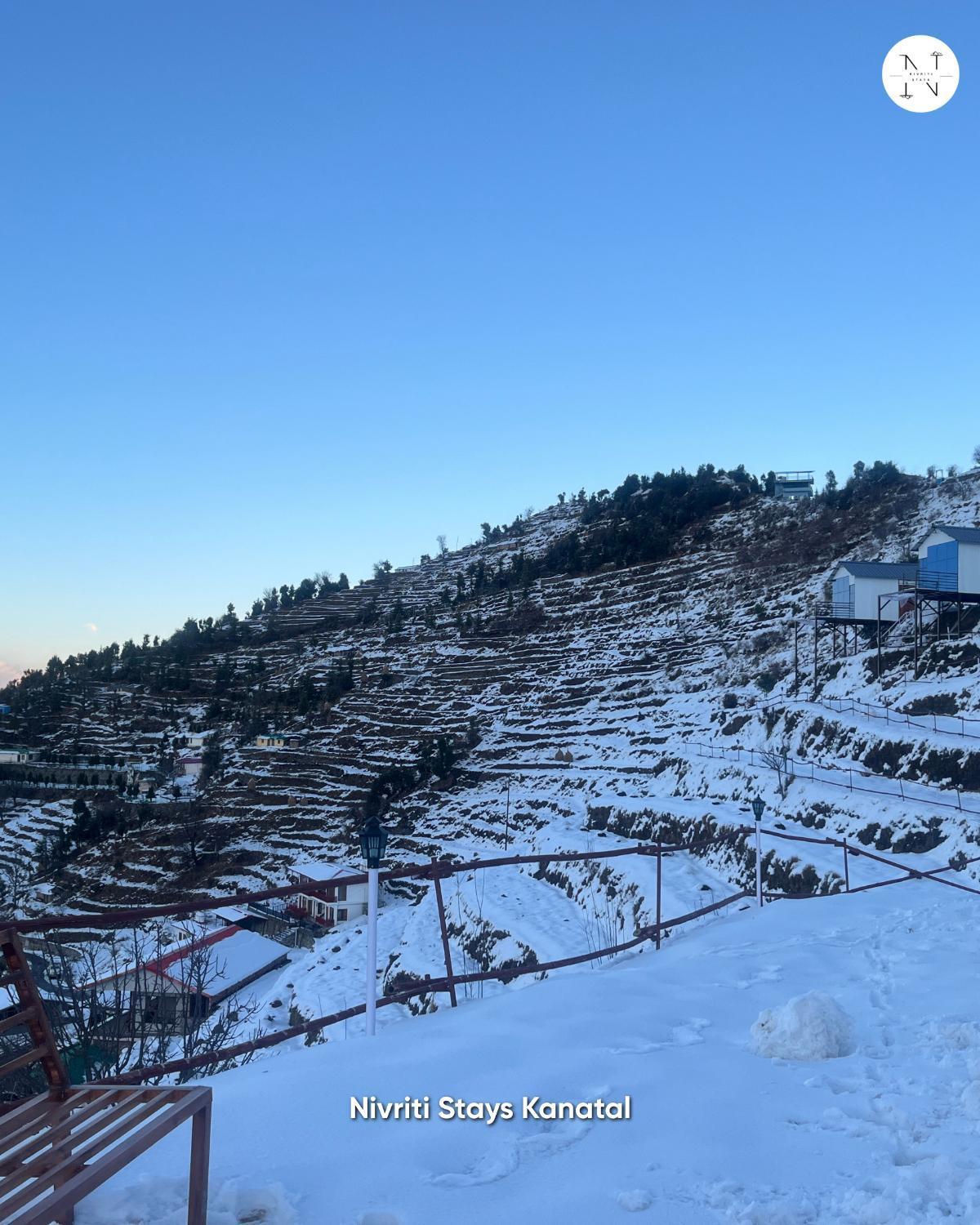 Nivriti Stays Kanatal Luaran gambar