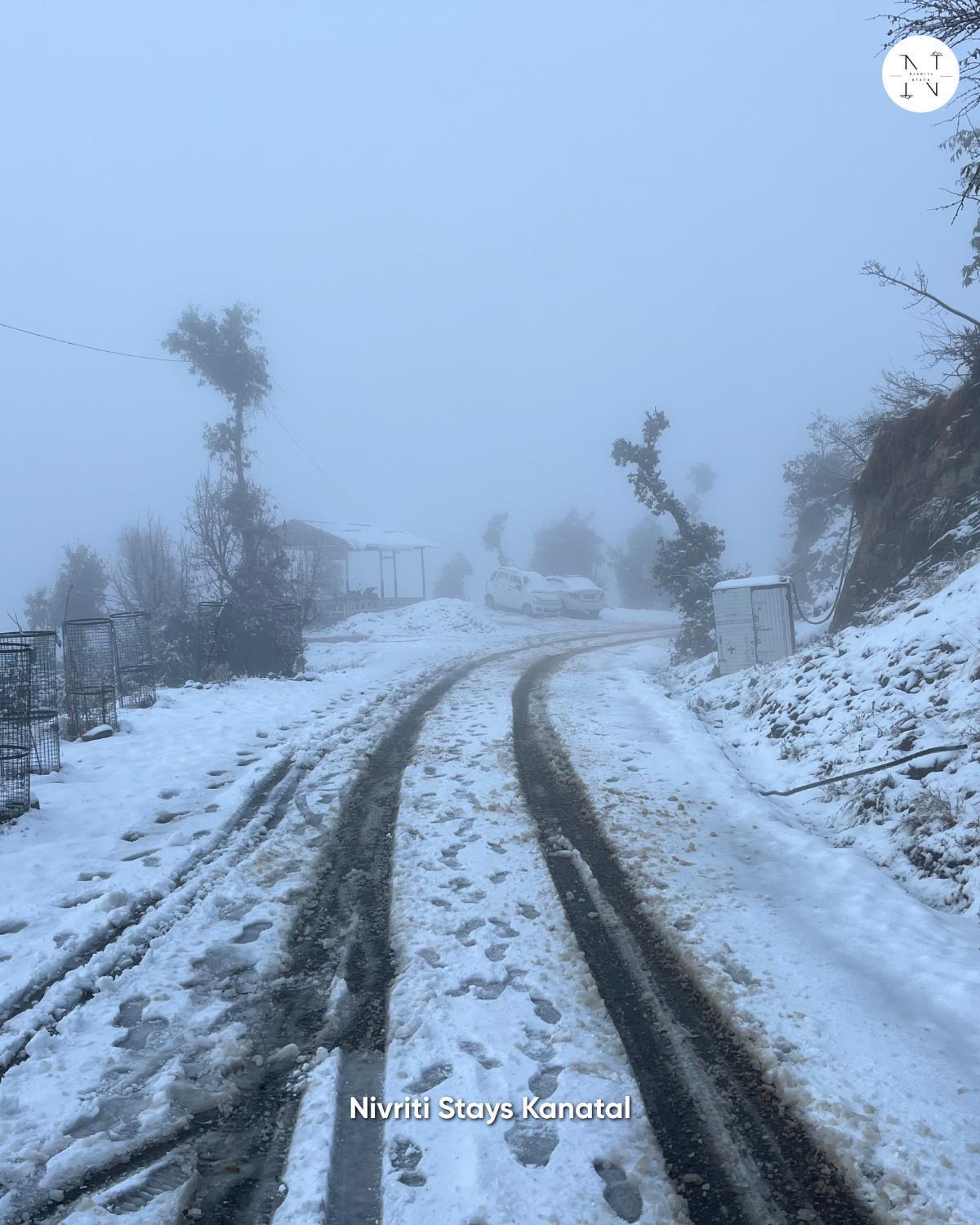 Nivriti Stays Kanatal Luaran gambar