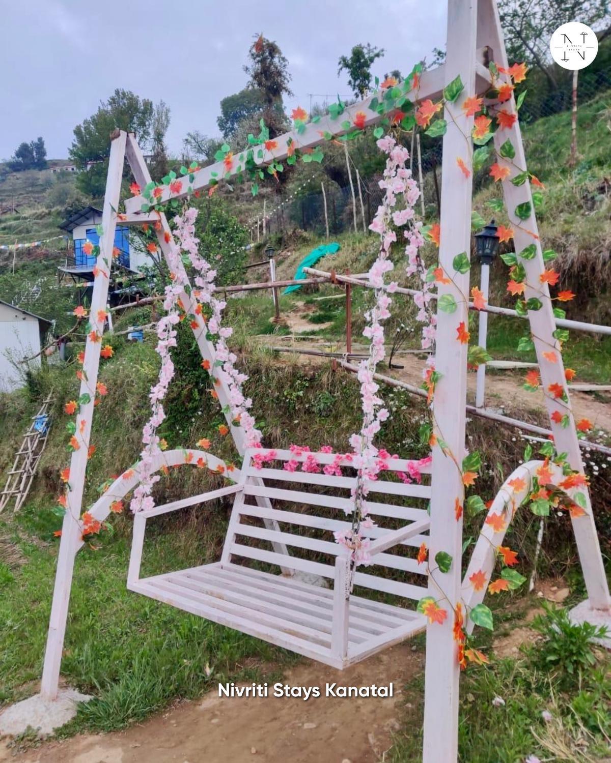 Nivriti Stays Kanatal Luaran gambar