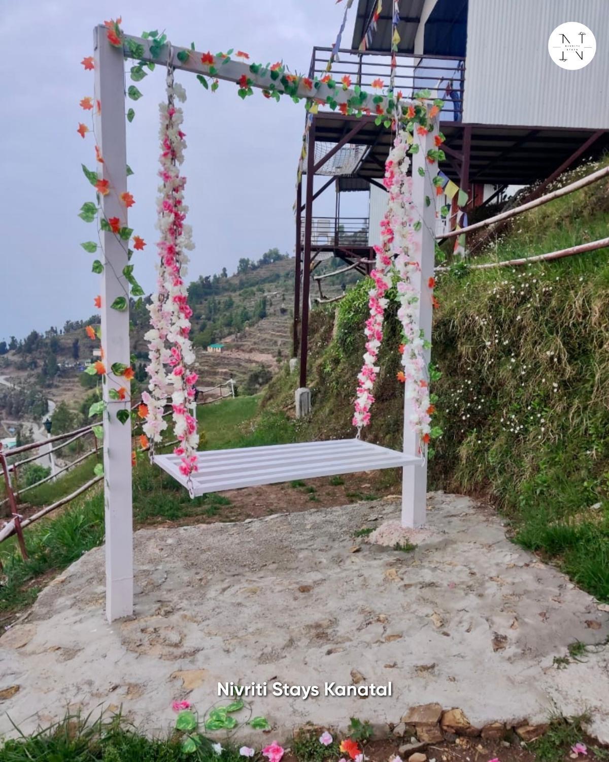 Nivriti Stays Kanatal Luaran gambar